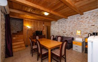 Gorgeous Home In Lisane Tinjske - 8
