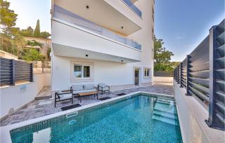 Awesome Apartment In Okrug Gornji - Trogir - 4