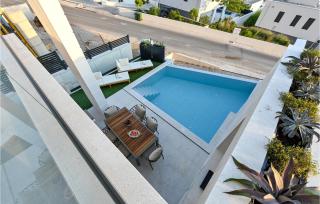 3 Bedroom Beautiful Home In Makarska - 1