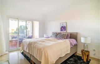 2 Bedroom Lovely Apartment In Marbella - Marbella - 7
