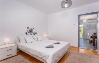 Awesome Apartment In Malinska With Wifi - Malinska - 5