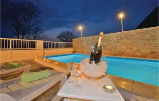 Two-Bedroom Holiday Home Krusevo With An Outdoor Swimming Pool 04 - Kruševo - 3