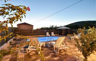 Gorgeous Home In Dugopolje With Kitchen - 2