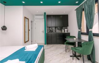 Awesome Apartment In Makarska With Wifi - Makarska - 4