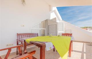 Awesome Apartment In Primosten - Primošten - 4