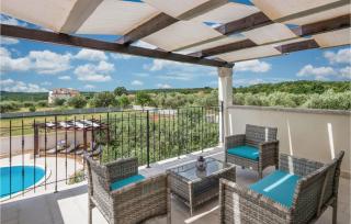 Four-Bedroom Holiday Home With Sea View In Krnica - 4