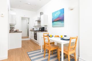 Large 1 bed Flat-Long Stays-By MatchstickStays - 5