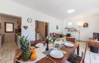 Awesome Home In Fazana With Kitchen - Fažana - 5