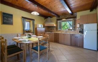 Two-Bedroom Holiday Home Sarici With An Outdoor Swimming Pool 08 - Sarići - 5