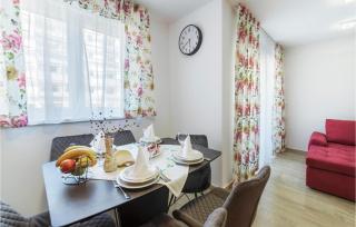 2 Bedroom Gorgeous Apartment In Pula - 5