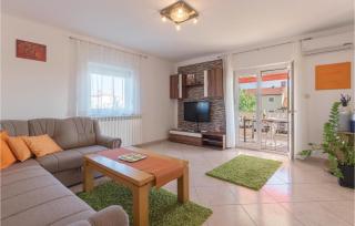 Four-Bedroom Apartment With Sea View In Vodnjan - 9