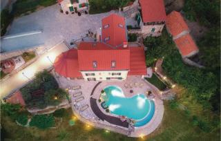 7 Bedroom Gorgeous Home In Grabovac - Grabovac - 8