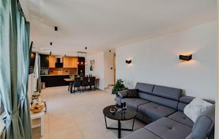 Gorgeous Home In Blato With Wifi - 7