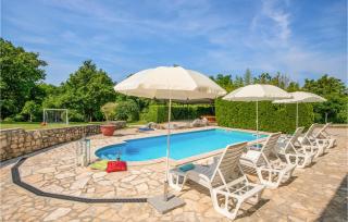 2 Bedroom Awesome Apartment In Labin - 4