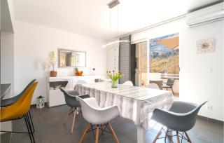 Cozy Home In Zrnovnica With Wifi - Žrnovnica - 7