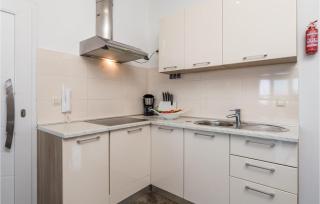 Lovely Apartment In Vrh With Wifi - Vrh - 3