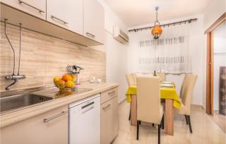 3 Bedroom Nice Apartment In Krk - Krk - 8