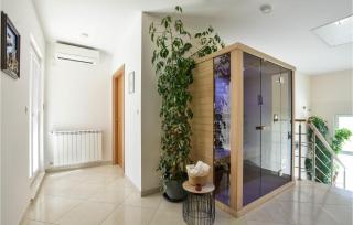 Cozy Home In Dugopolje With Jacuzzi - Dugopolje - 6