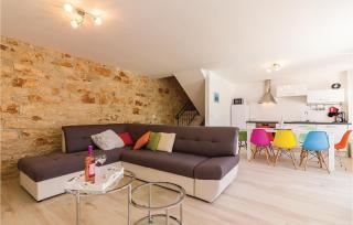 Stunning Home In Peruski With Wifi - 8