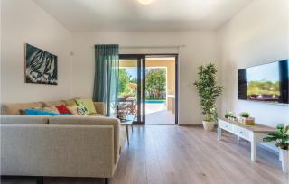 Four-Bedroom Holiday Home In Premantura - 6
