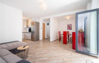 Cozy Home In Turanj With Jacuzzi - Turanj - 6