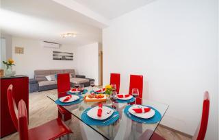 Cozy Home In Turanj With Jacuzzi - Turanj - 5