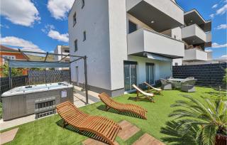 Awesome Apartment In Seget Donji - Trogir - 0
