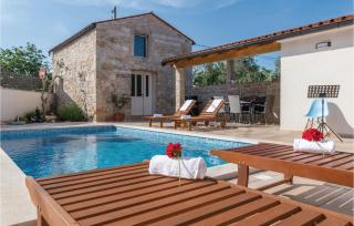Stunning Home In Peruski With Wifi - 9