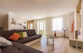 Stunning Home In Peruski With Wifi - 6