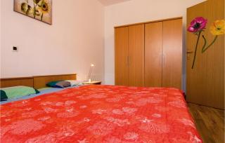 2 Bedroom Nice Apartment In Valbandon - 2