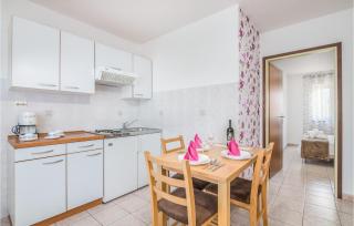 Cozy Apartment In Jurandvor With Wifi - Jurandvor - 7