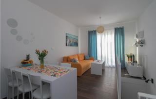 Lovely Apartment In Okrug Gornji - 6