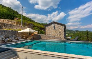 4 Bedroom Cozy Home In Poljane - Poljane - 2