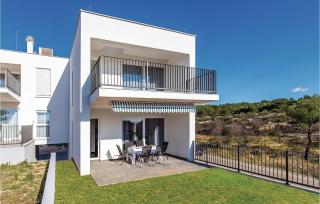 Three-Bedroom Holiday Home In Brodarica - Brodarica - 0