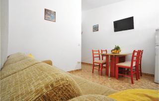 One-Bedroom Apartment In Okrug Donji - 3