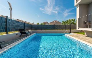 Awesome Apartment In Zadar With Wifi - 1