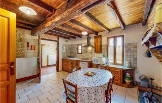 Stunning Home In St Pierre Deyraud - La Force - 6