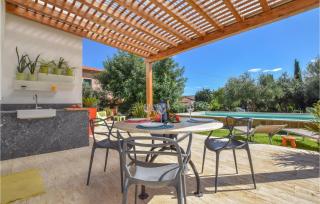 Gorgeous Home In Trabia With Wifi - Trabia - 9