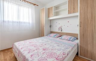 2 Bedroom Nice Apartment In Kustici - Kustići - 5