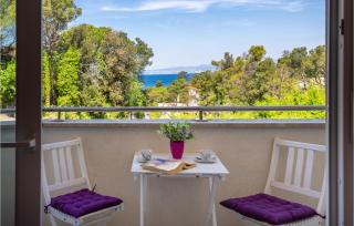 Lovely Apartment In Malinska With Wifi - Malinska - 0