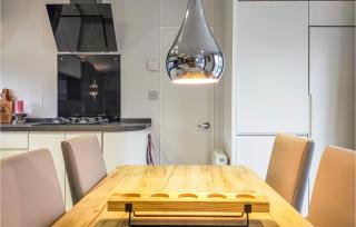 2 Bedroom Amazing Home In Heinkenszand - 2