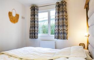 2 Bedroom Amazing Home In Heinkenszand - 1