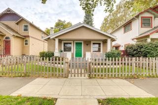 2 Mi to Golden 1 Center Historic Home with Deck! - Sacramento - 8