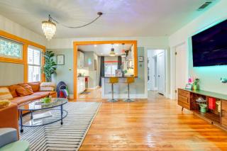 2 Mi to Golden 1 Center Historic Home with Deck! - Sacramento - 5
