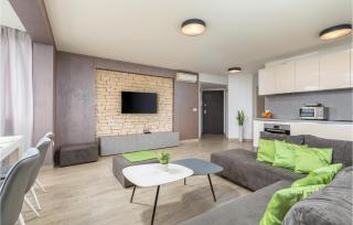 Nice Apartment In Pjescana Uvala - 6