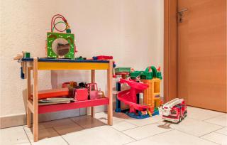 2 Bedroom Awesome Apartment In Winseler - 5