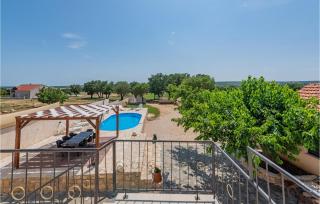 4 Bedroom Gorgeous Home - Donje Raštane - 9