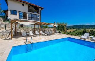 1 Bedroom Lovely Apartment In Rakovica - Rakovica - 9