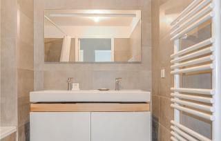 Gorgeous Apartment In Ajaccio - Ajaccio - 4