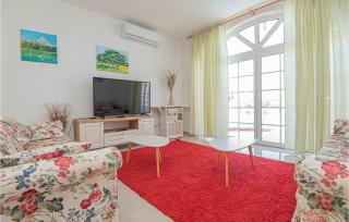 Four-Bedroom Holiday Home In Brodarica - Brodarica - 8